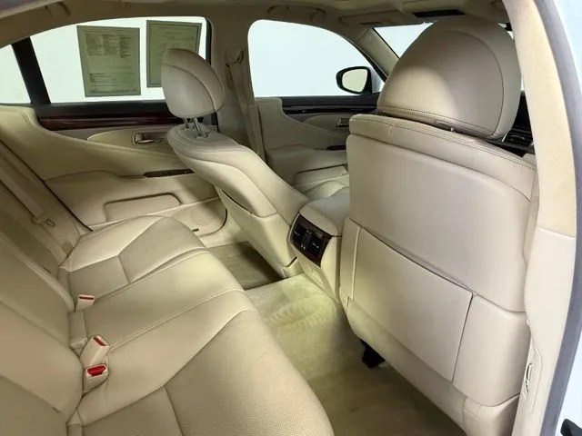 2016 LEXUS LS 460 thumbnail 47