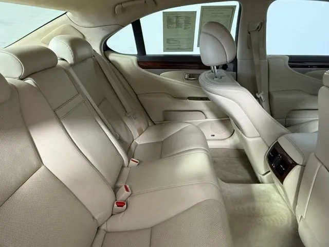 2016 LEXUS LS 460 thumbnail 49