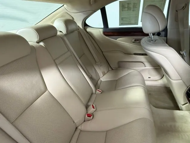 2016 LEXUS LS 460 thumbnail 50