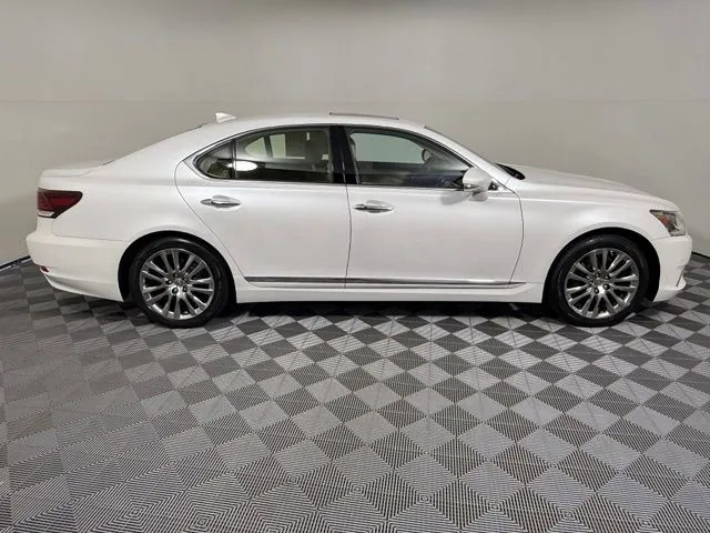 2016 LEXUS LS 460 thumbnail 7