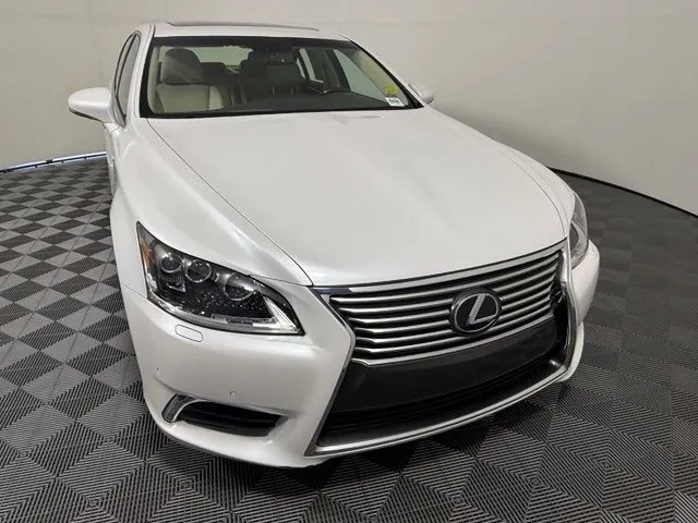 2016 LEXUS LS 460 thumbnail 8