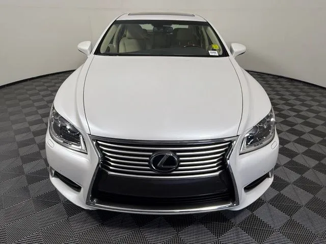 2016 LEXUS LS 460 thumbnail 9