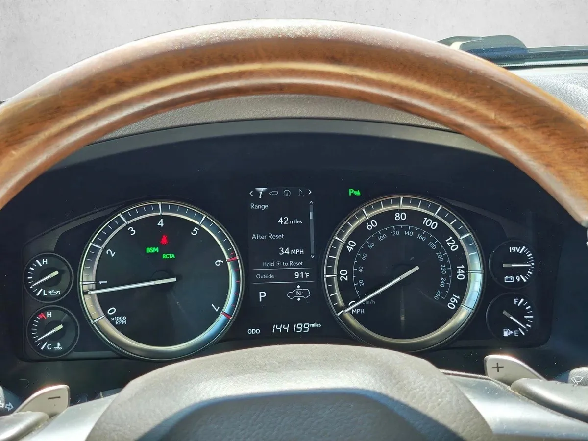 2016 LEXUS LX 570 thumbnail 12