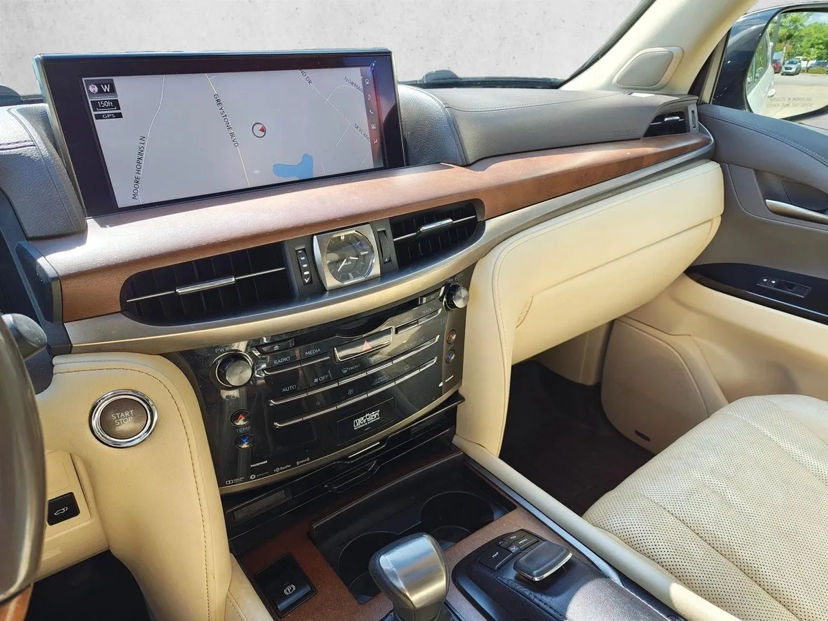 2016 LEXUS LX 570 thumbnail 13