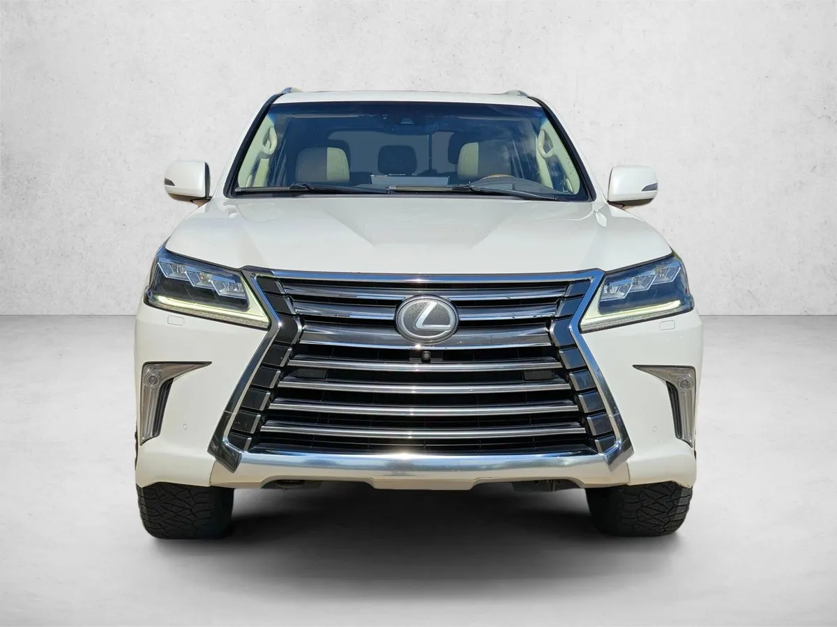 2016 LEXUS LX 570 thumbnail 2