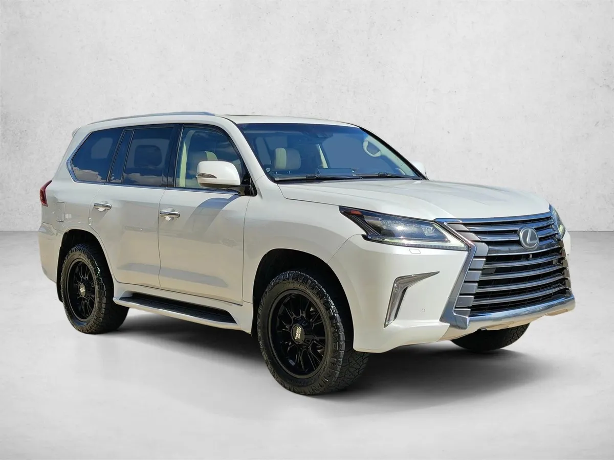 2016 LEXUS LX 570 thumbnail 3
