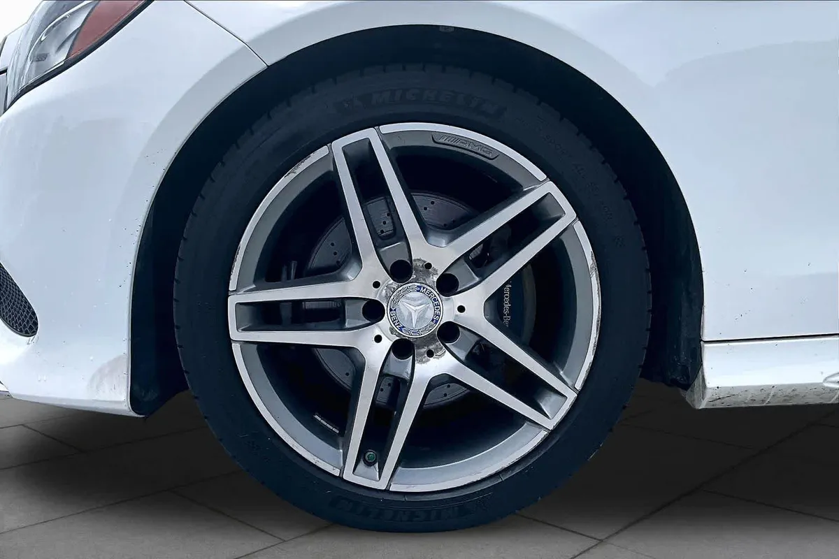 2016 Mercedes-Benz E 350 E 350 Sport thumbnail 11
