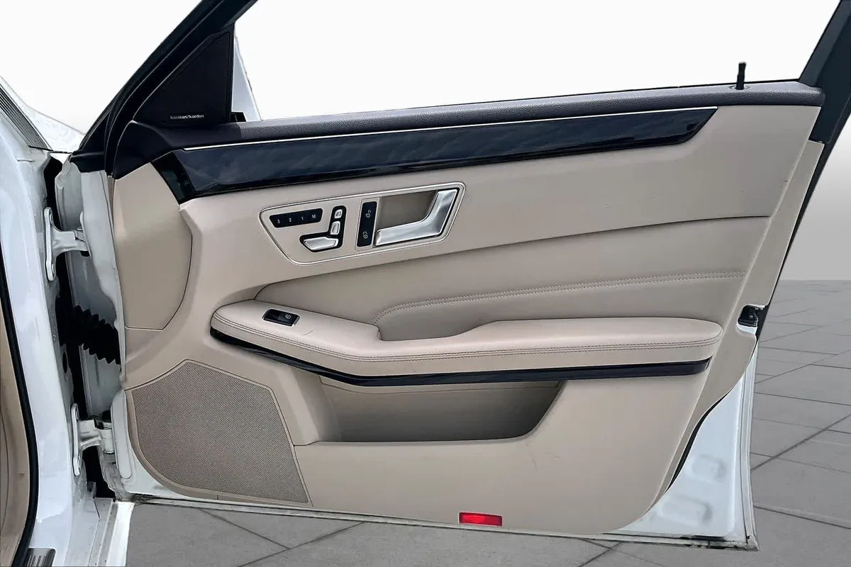 2016 Mercedes-Benz E 350 E 350 Sport thumbnail 23
