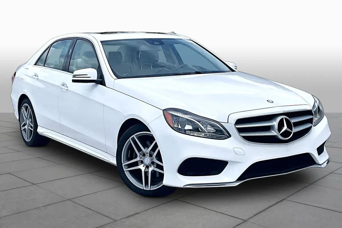 2016 Mercedes-Benz E 350 E 350 Sport thumbnail 3