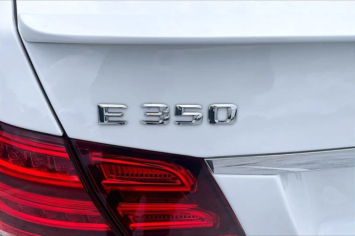 2016 Mercedes-Benz E 350 E 350 Sport thumbnail 31