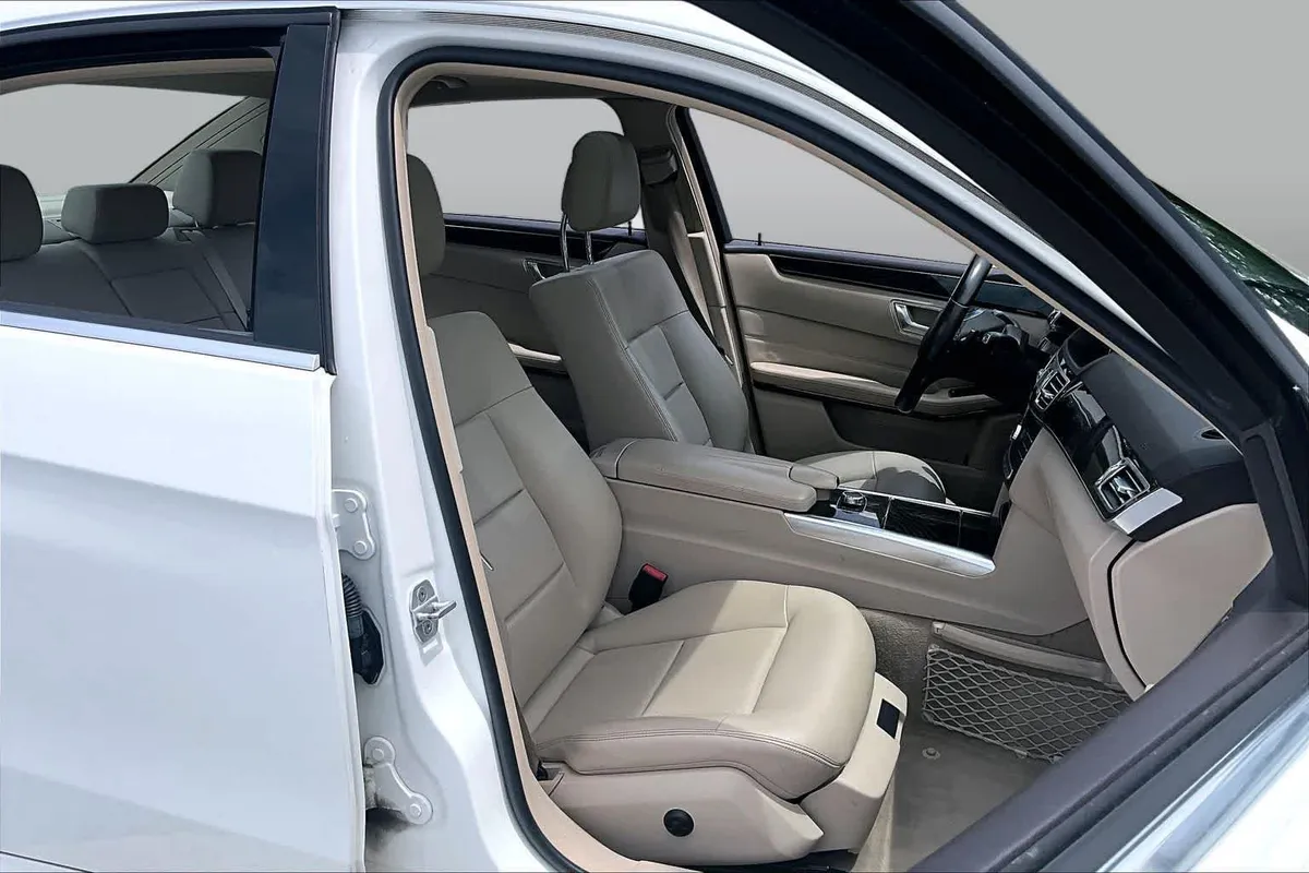 2016 Mercedes-Benz E 350 E 350 Sport thumbnail 9