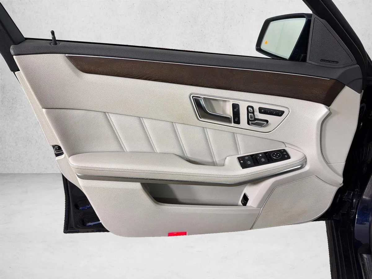 2016 Mercedes-Benz E-Class E 350 Luxury thumbnail 12