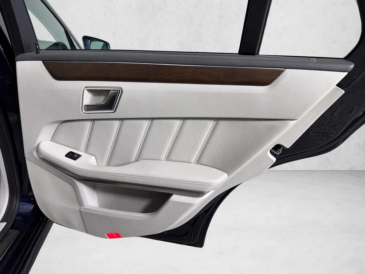 2016 Mercedes-Benz E-Class E 350 Luxury thumbnail 18