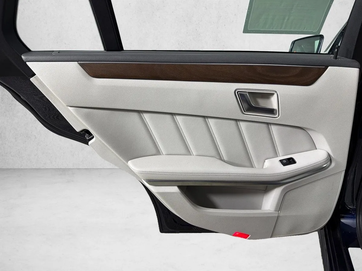 2016 Mercedes-Benz E-Class E 350 Luxury thumbnail 24