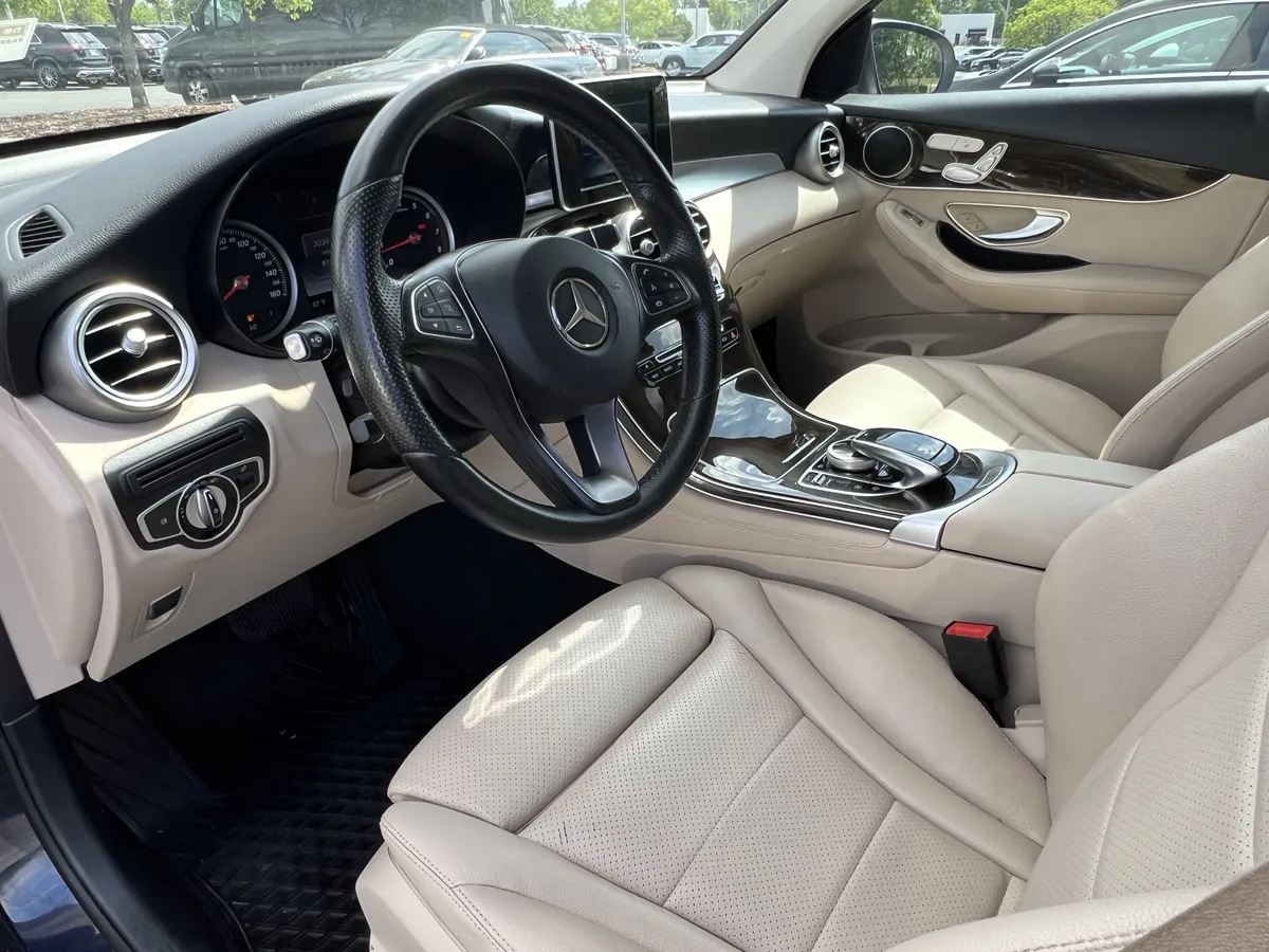 2016 Mercedes-Benz GLC 300 thumbnail 16