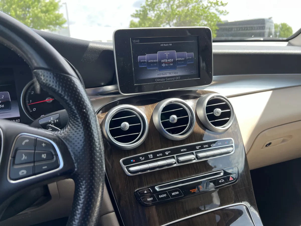 2016 Mercedes-Benz GLC 300 thumbnail 17