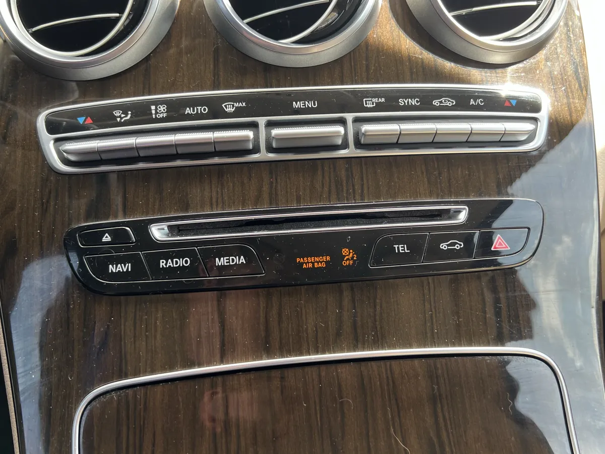 2016 Mercedes-Benz GLC 300 thumbnail 29