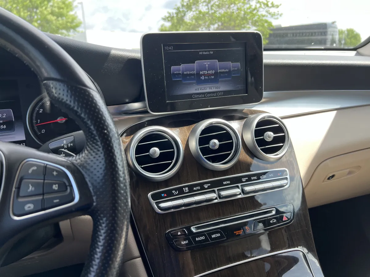 2016 Mercedes-Benz GLC 300 thumbnail 30