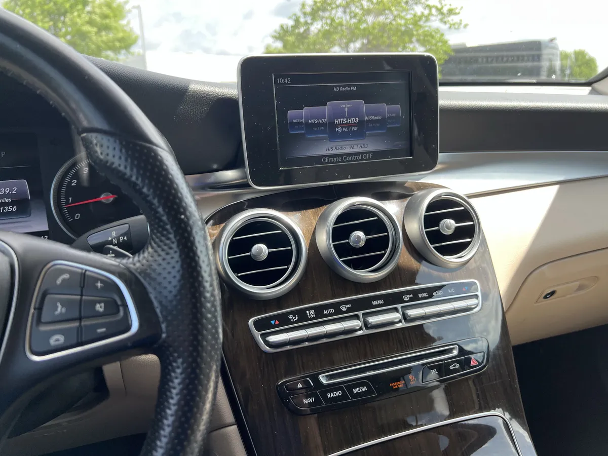 2016 Mercedes-Benz GLC 300 thumbnail 31