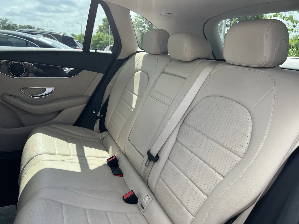 2016 Mercedes-Benz GLC 300 thumbnail 33