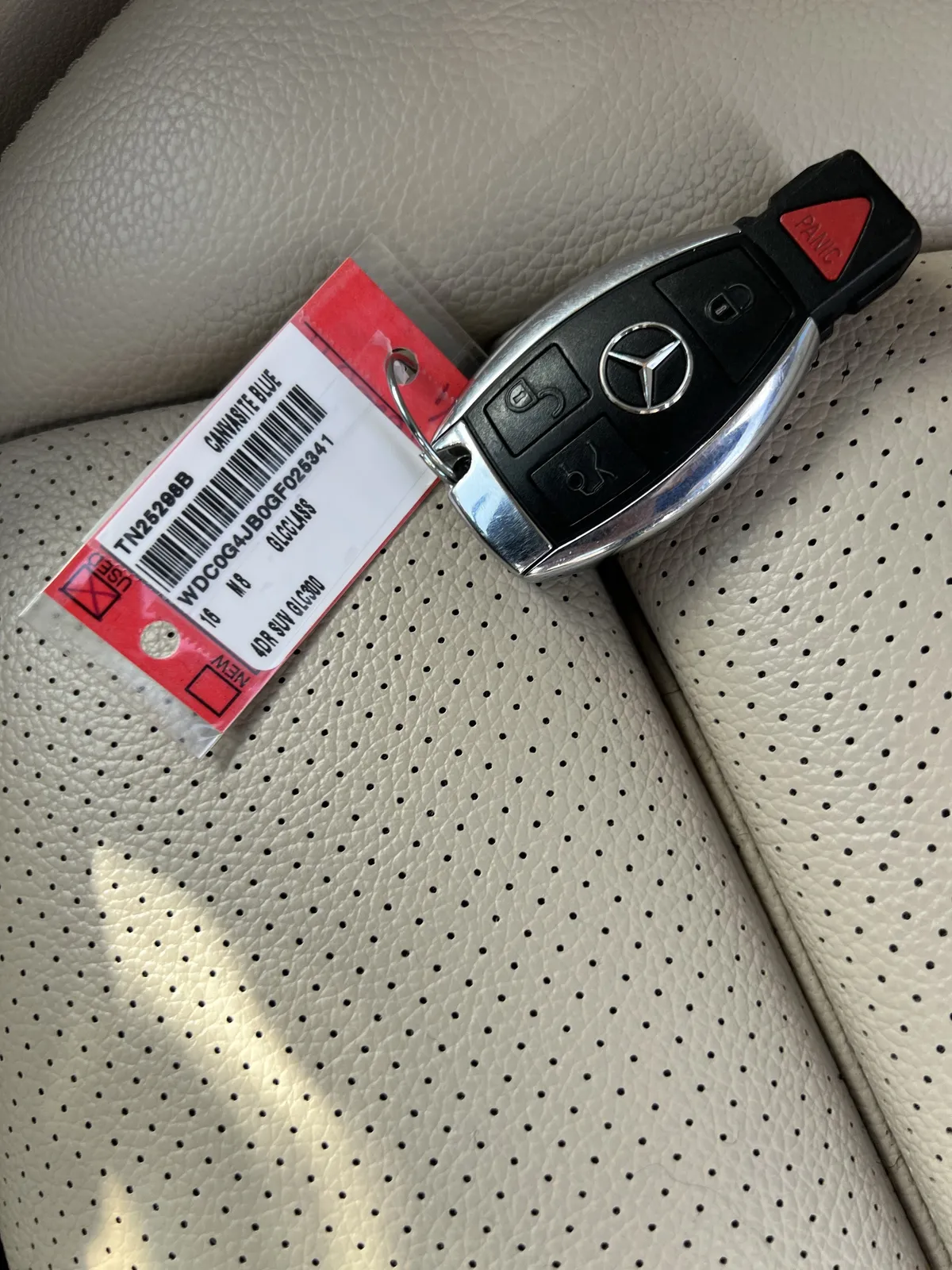 2016 Mercedes-Benz GLC 300 thumbnail 37