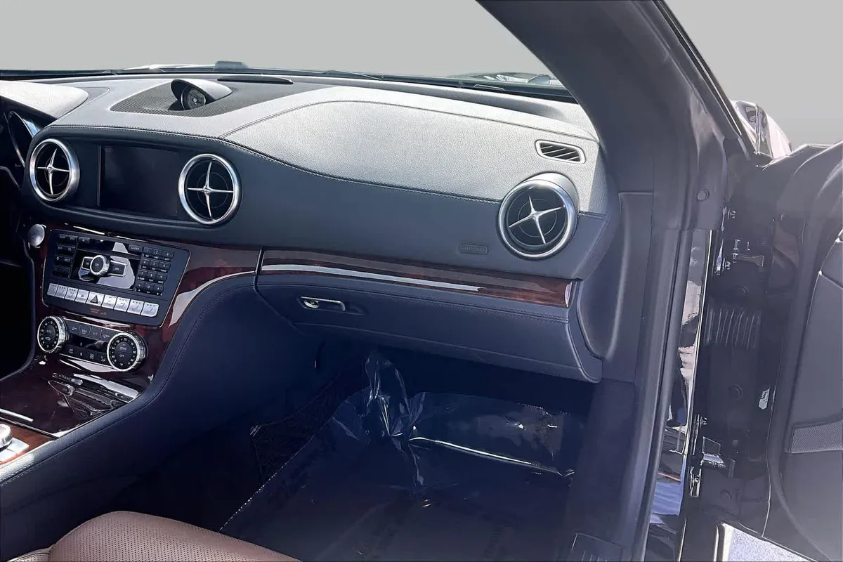 2016 Mercedes-Benz SL 550 SL 550 thumbnail 16