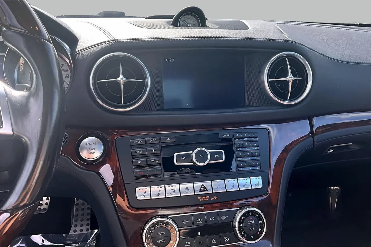2016 Mercedes-Benz SL 550 SL 550 thumbnail 6