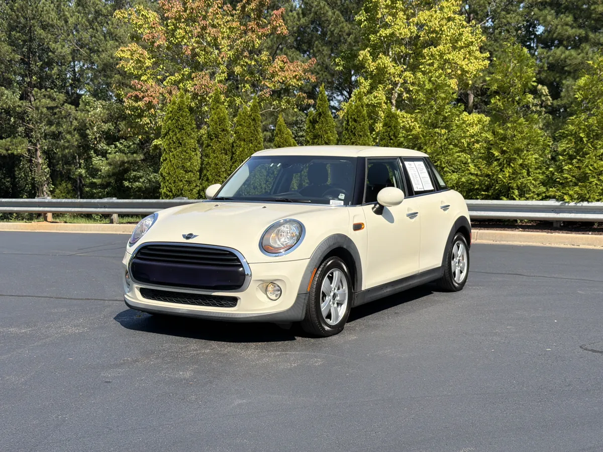 2016 MINI Cooper Hardtop 4 Door thumbnail 12