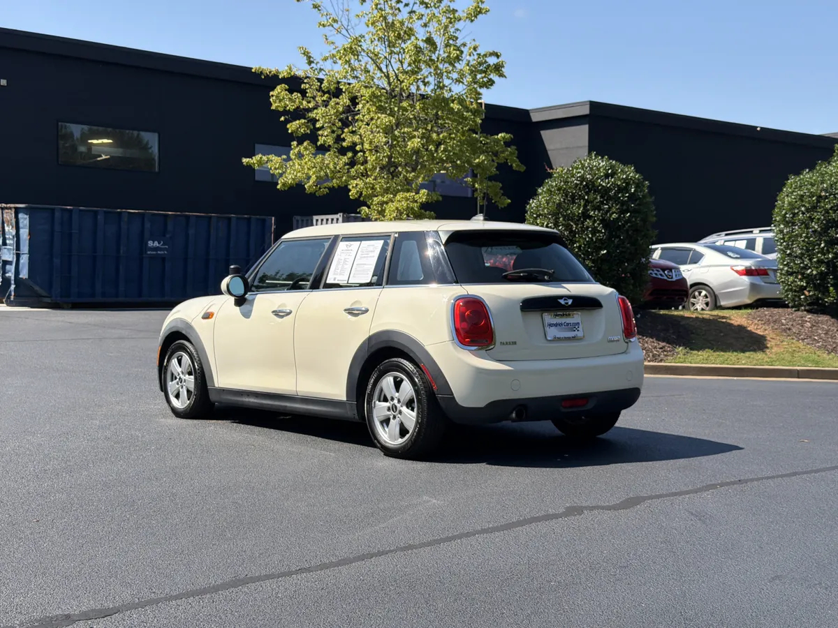 2016 MINI Cooper Hardtop 4 Door thumbnail 14