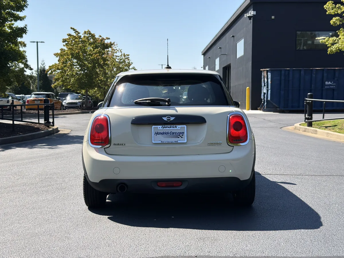 2016 MINI Cooper Hardtop 4 Door thumbnail 15