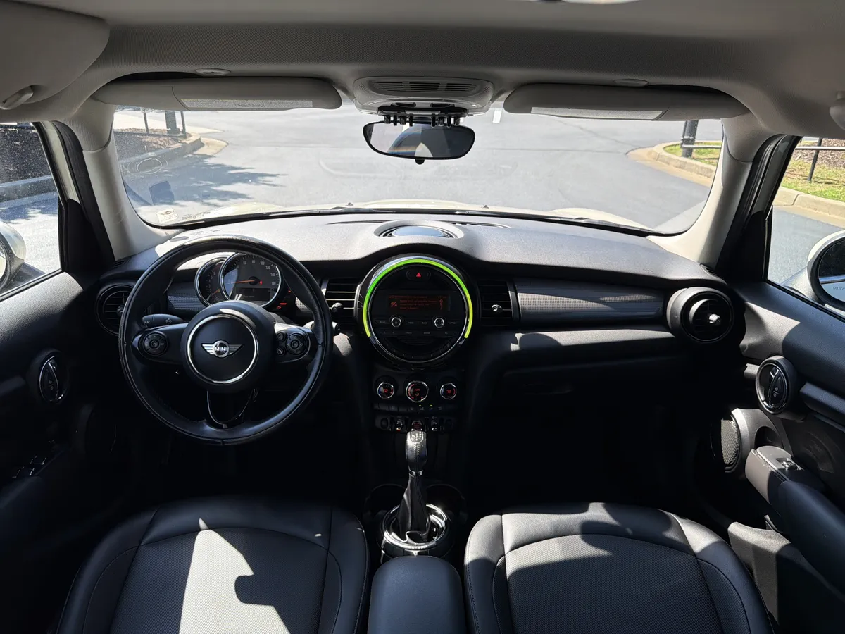 2016 MINI Cooper Hardtop 4 Door thumbnail 16