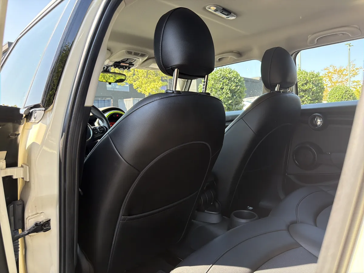 2016 MINI Cooper Hardtop 4 Door thumbnail 25