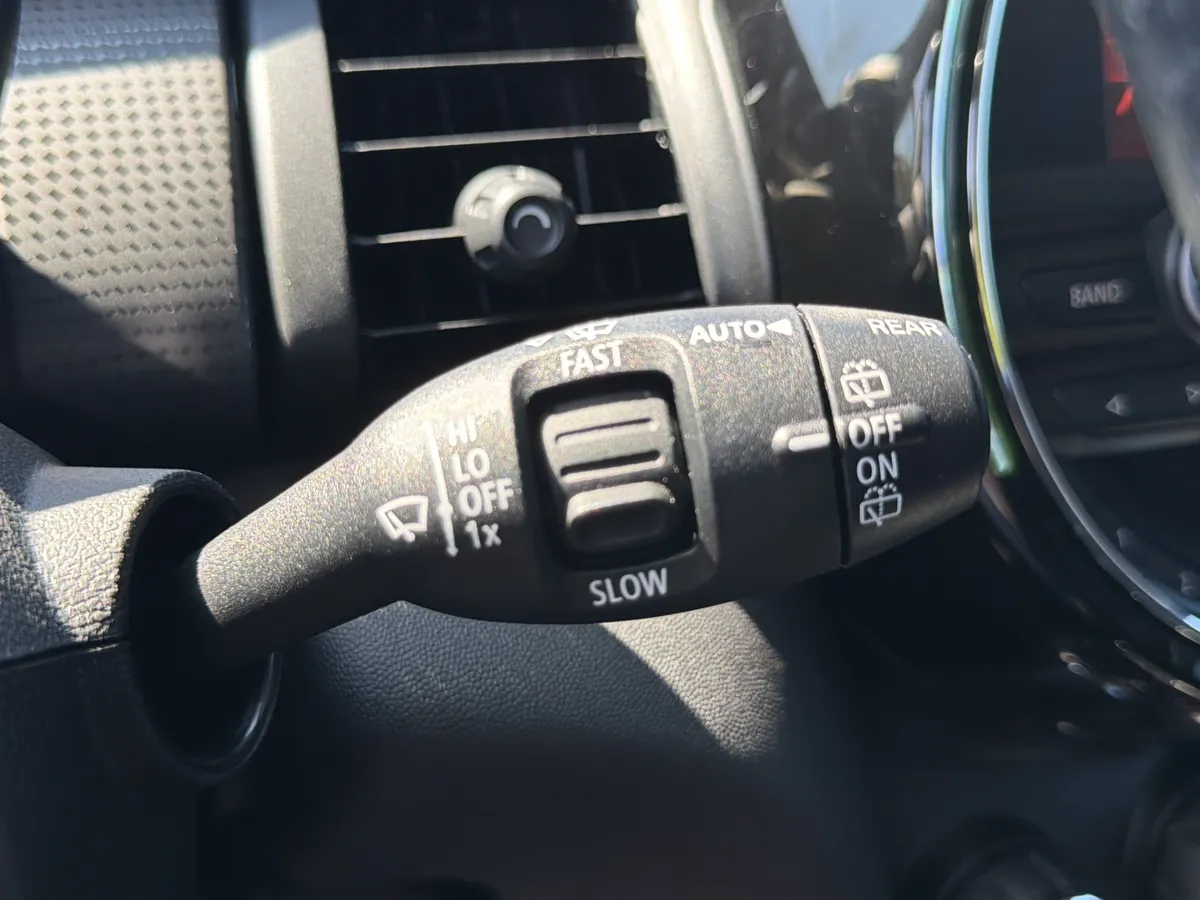 2016 MINI Cooper Hardtop 4 Door thumbnail 30