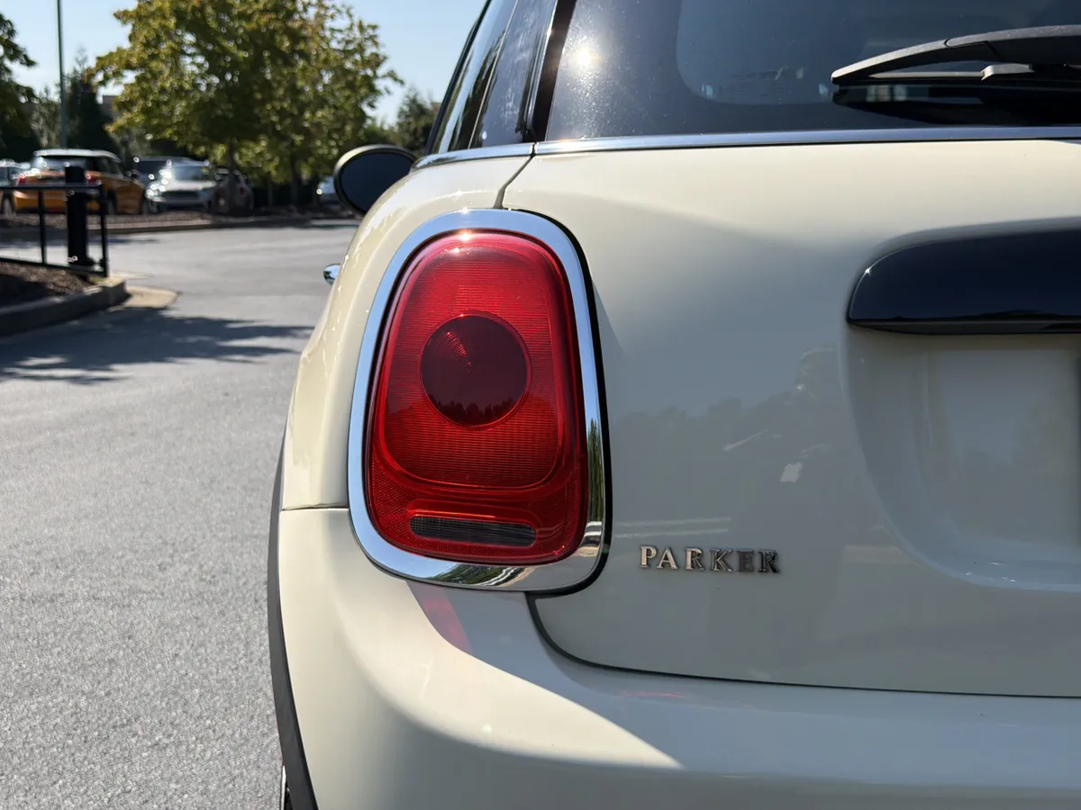 2016 MINI Cooper Hardtop 4 Door thumbnail 40