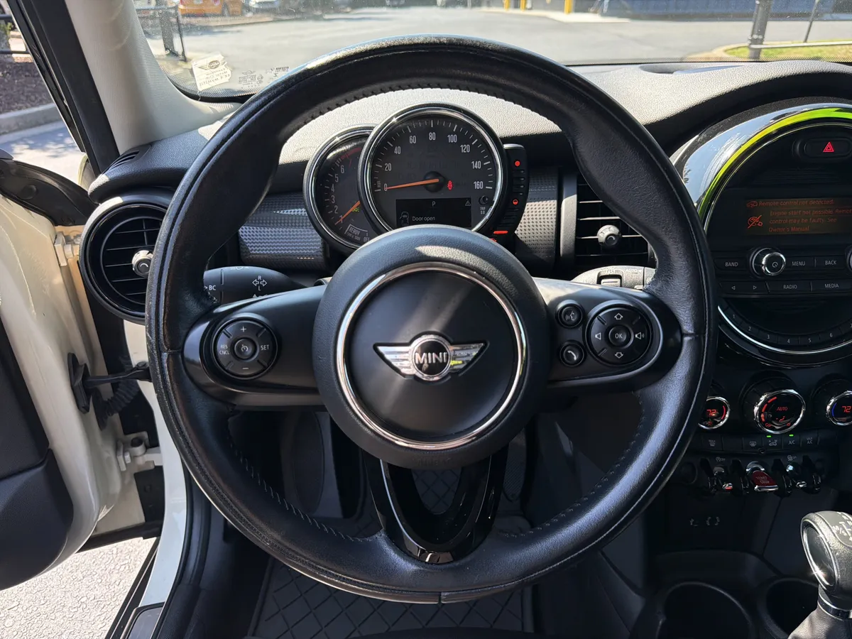 2016 MINI Cooper Hardtop 4 Door thumbnail 8