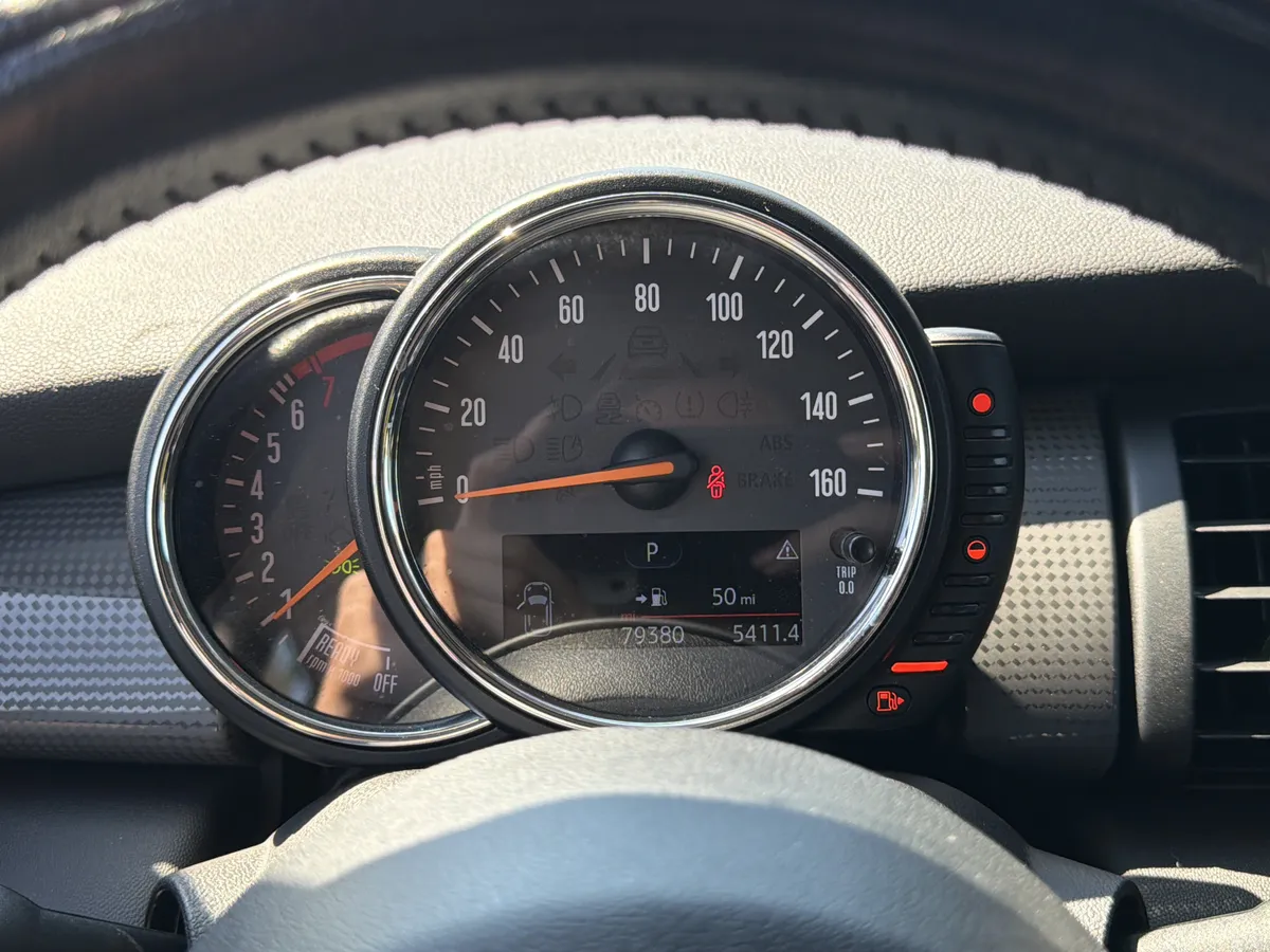 2016 MINI Cooper Hardtop 4 Door thumbnail 9