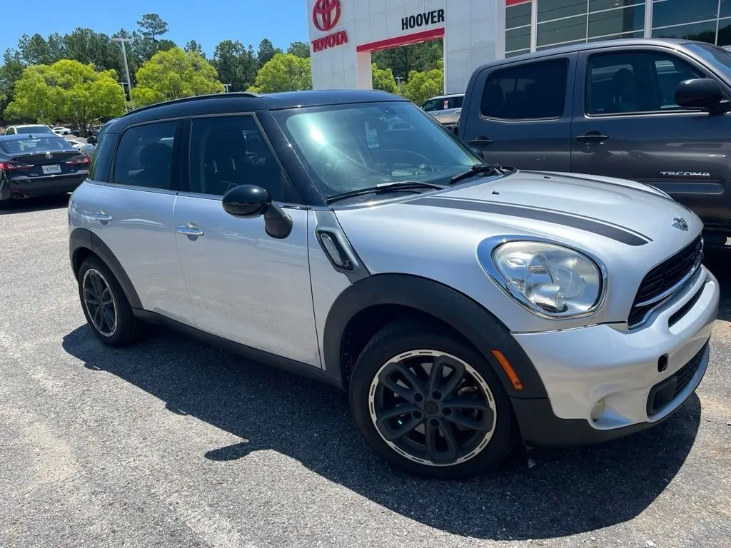 2016 MINI Cooper S Countryman Base thumbnail 2