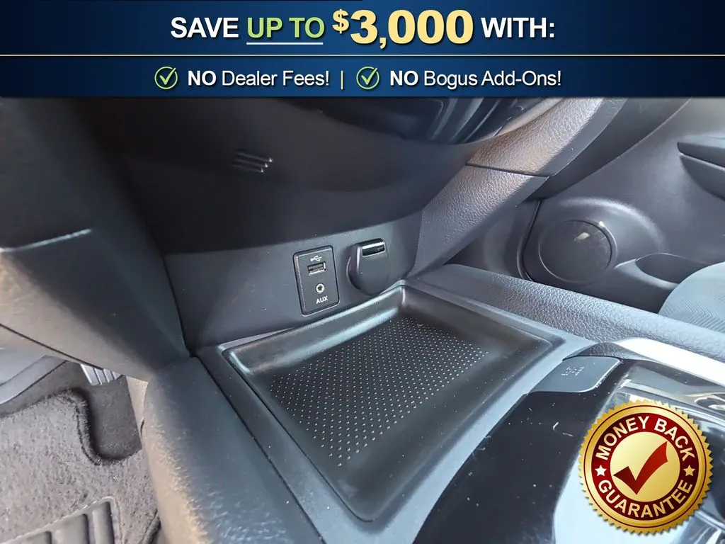 2016 Nissan Rogue SV thumbnail 28
