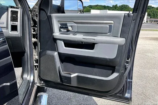 2016 Ram 1500 Big Horn thumbnail 25