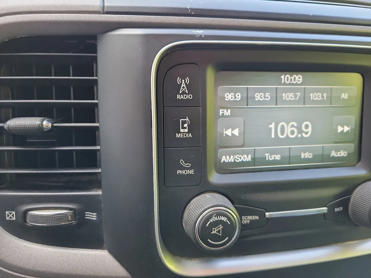 2016 Ram 1500 Tradesman thumbnail 16