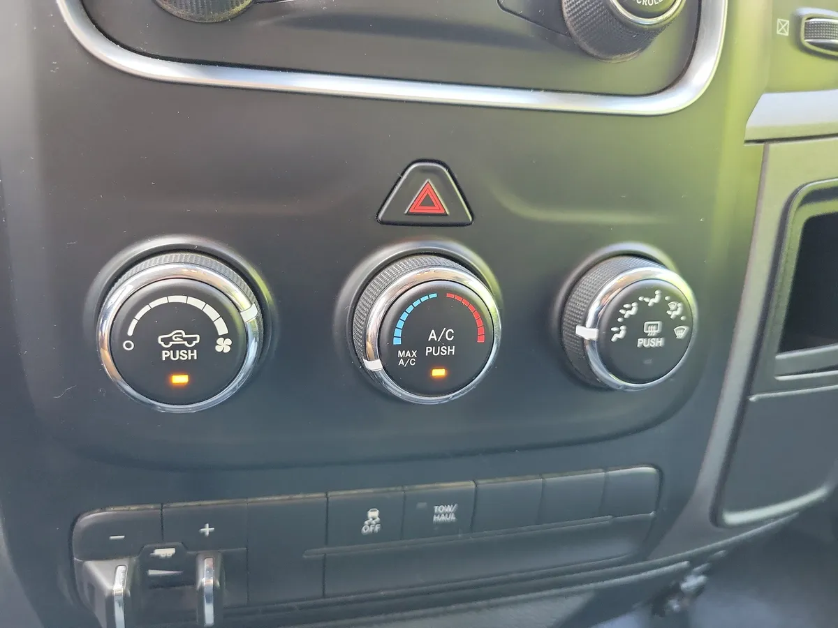 2016 Ram 1500 Tradesman thumbnail 18