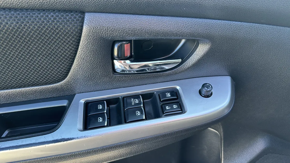 2016 Subaru Crosstrek Premium thumbnail 18
