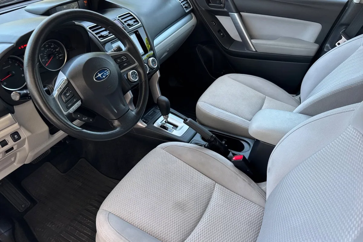 2016 Subaru Forester 2.5i Premium thumbnail 10