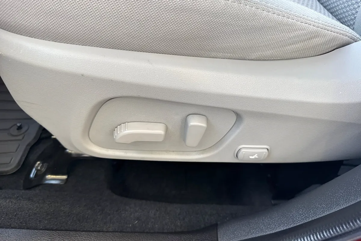 2016 Subaru Forester 2.5i Premium thumbnail 13