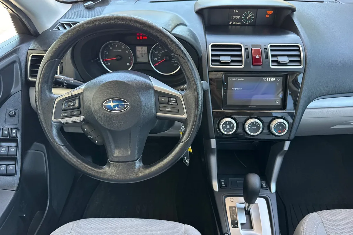 2016 Subaru Forester 2.5i Premium thumbnail 16