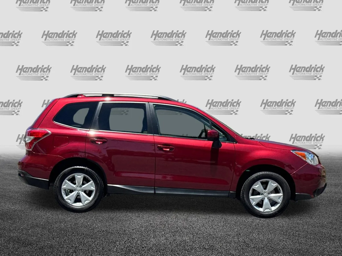 2016 Subaru Forester 2.5i Premium thumbnail 2