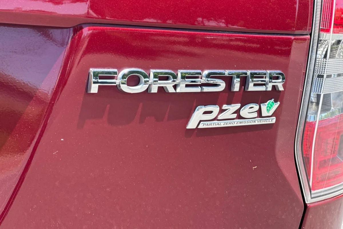 2016 Subaru Forester 2.5i Premium thumbnail 35