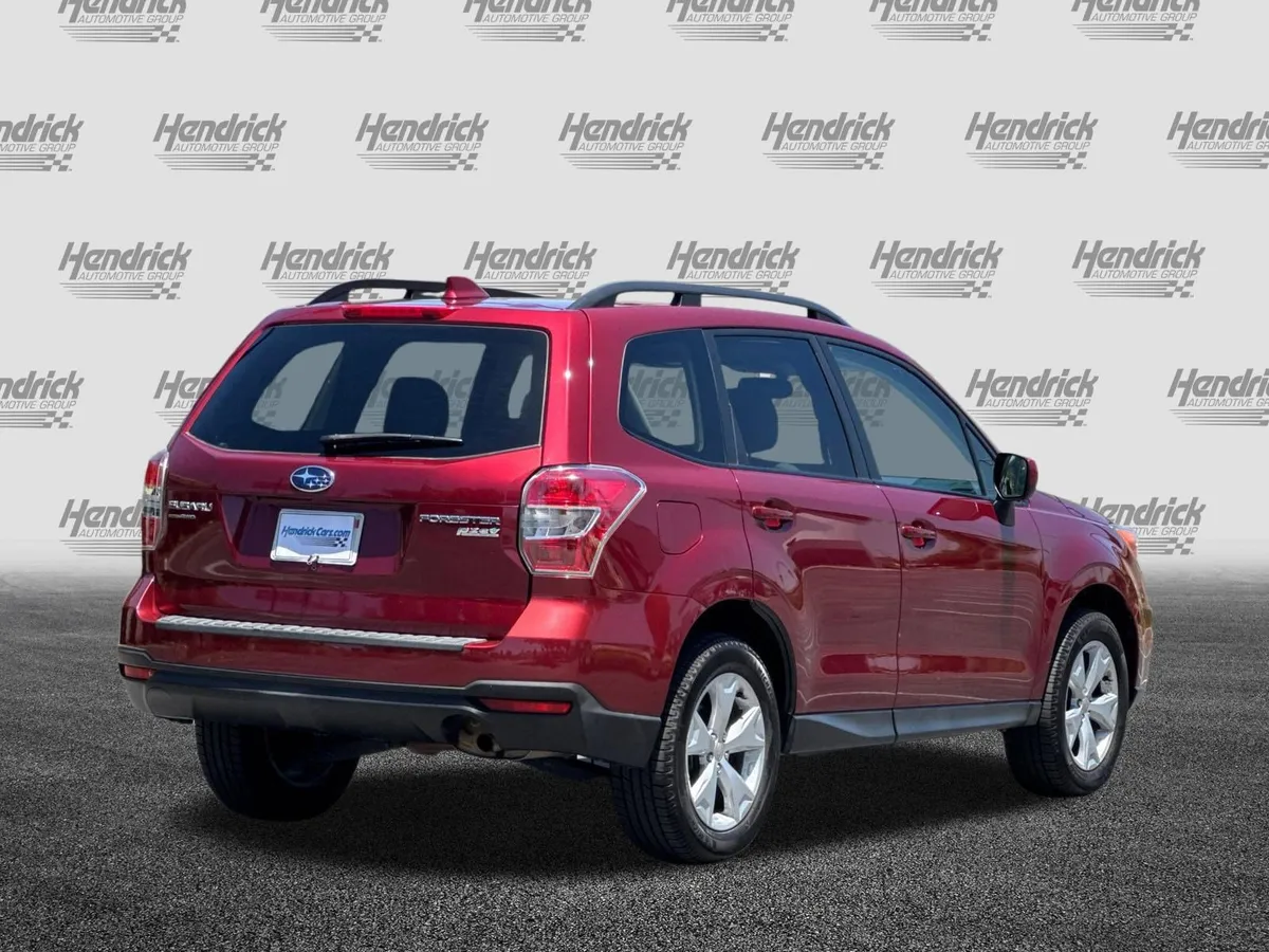 2016 Subaru Forester 2.5i Premium thumbnail 4