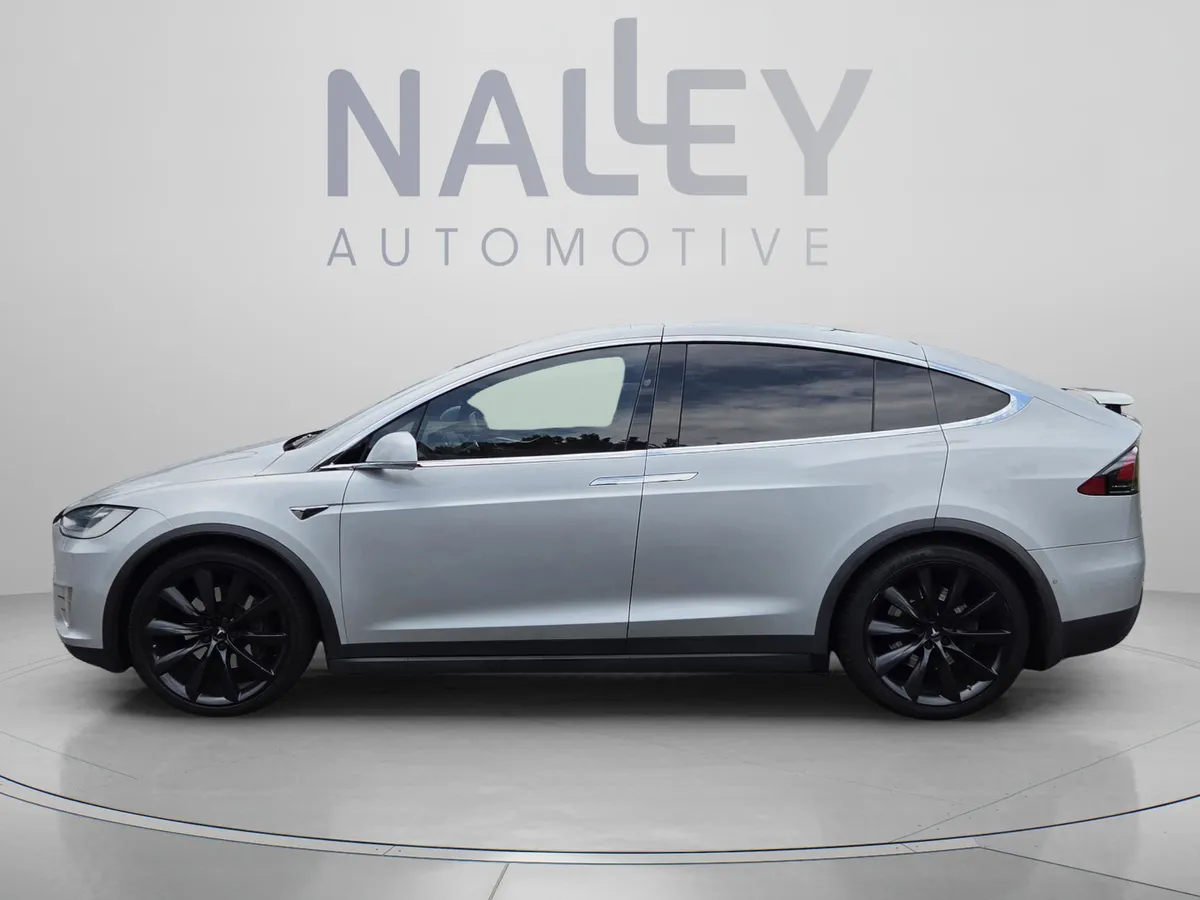 2016 Tesla Model X 70D thumbnail 2
