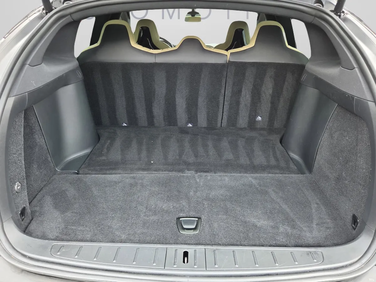 2016 Tesla Model X 70D thumbnail 22